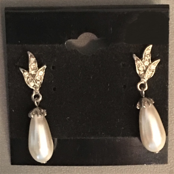 Jewelry - Silver CZ & Pearl Dangle Pierced Earrings